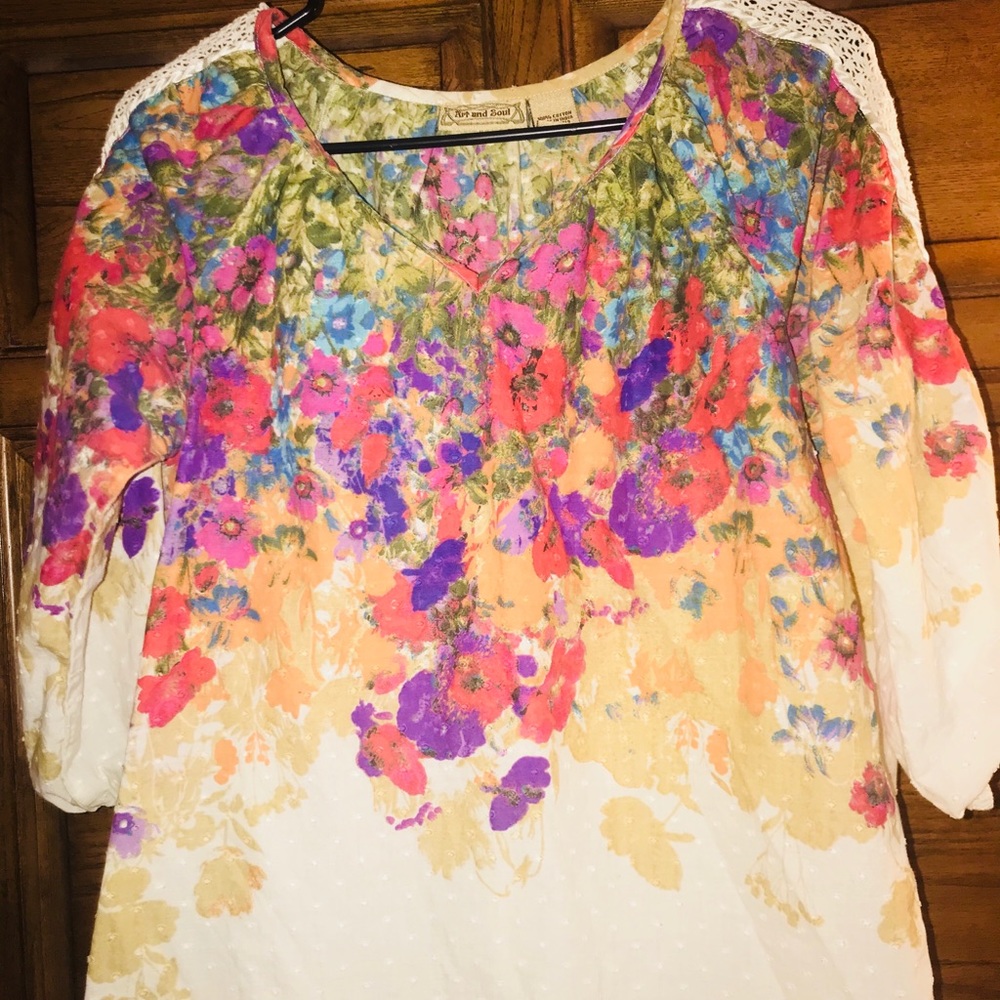 Women’s floral casual blouse